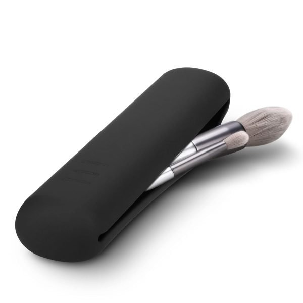 Large Travel Makeup Brush Holder, Magnetic Anti-fall Out Silicon Portable Cosmetic Face Brushes Holder, Soft and Sleek Makeup Tools Organizer for Travel- (8.27 * 2.36 * 1.57)