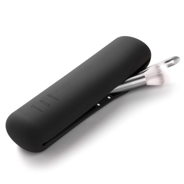 Large Travel Makeup Brush Holder, Magnetic Anti-fall Out Silicon Portable Cosmetic Face Brushes Holder, Soft and Sleek Makeup Tools Organizer for Travel- (8.27 * 2.36 * 1.57)